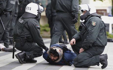 المانيا تعتقل سبعة أتراك بتهمة الانضمام لحزب TKP/ML