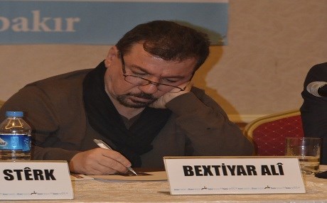 Bextiyar Elî li Enqereyê panaleke dide