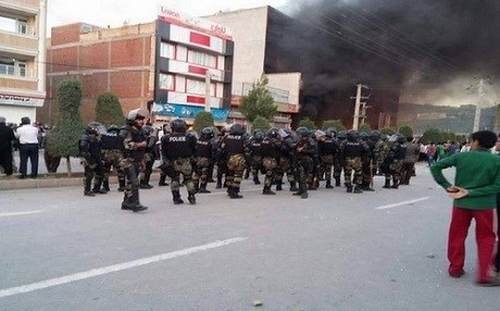 İran’da sıkıyönetim!