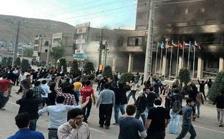 MAHABAD - İsyan dinmiyor... Ağır yaralı var