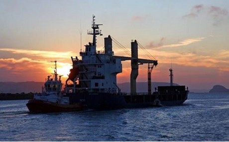 Türk gemisi bombalandı