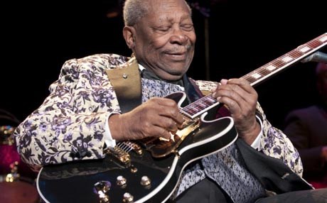 ئەفسانەی گیتار کۆچیدوایی کرد