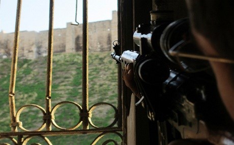 DAIŞ li wî bajarê dîrokî artêşa Sûriyê dişkîne