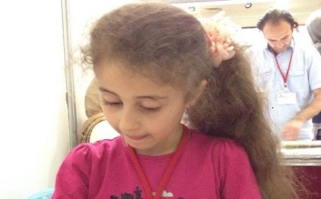 Keça kurd, 7 salî ye û 7 çîrok nivîsiye!