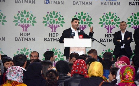 Demirtaş: Bıçak sırtındayız