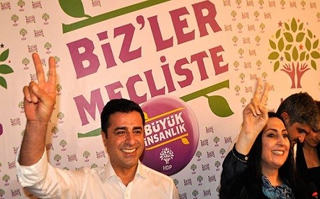 Medyaya cîhanê bi vî rengî behsa serkeftina HDPê kirin