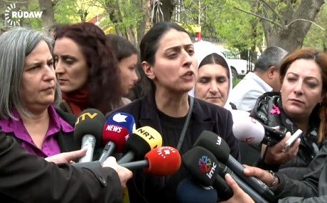 Parlamentara HDPê li ser sonda bi kurdî rijd e