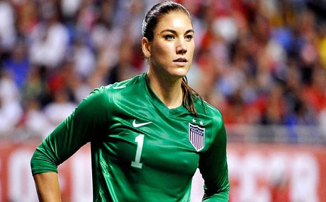 بەوێنە.. جوانترین ژنە گۆڵپارێز