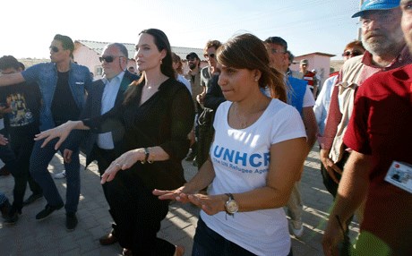 کوردە ئێزدییەکان نامەیەک دەدەنە ئەنجلینا جولی