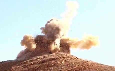 IŞİD anıt mezarları havaya uçurdu!