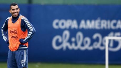 کارلۆس تێڤێز گەڕایەوە یانەی بۆکاجۆنیۆرز