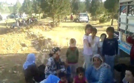 Xelkê Kobanî şevê din li çolê razan