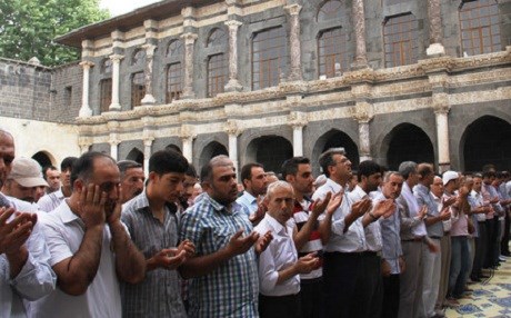 VİDEO - Kobani şehitleri için gıyabi cenaze namazı