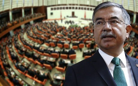 Namzedê AK Partiyê bû Serokê Parlamentoyê