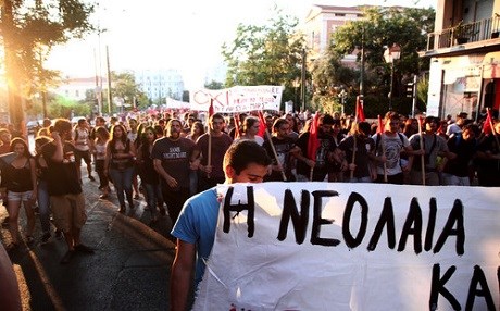 Atina’da kesik domuz başıyla mesaj