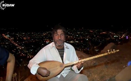 Ridwan Li ser çiyayê Zawe tingînê ji tembûrê tîne