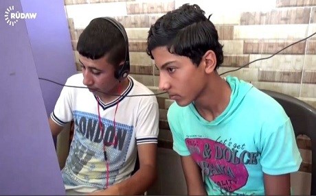 Rojavayê Kurdistan - Internetê bandor li zarokan kiriye