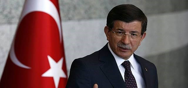 ئەحمەد داودئۆغڵو بۆماوەی کاژێرێک لەگەڵ بارزانی گفتوگۆ دەکات