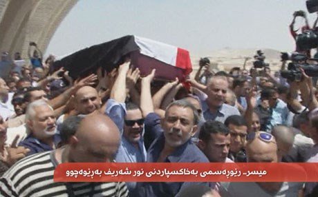 لە رێورەسمی بەخاکسپاردنی نوور شەریف عادل ئیمام تووڕەبوو