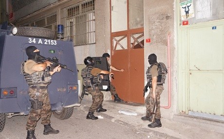 VİDEO - Kadından racon, çocuktan düello...