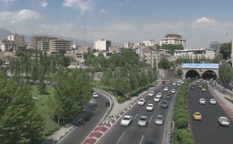 درووشمی "مردن بۆ ئەمریکا" لەسەر باڵەخانەکانی تاران رەشدەکرێنەوە