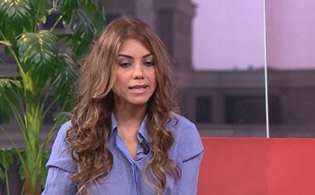 Deşnê zarokên penaberan fêrî kurdî û îngilîzî dike