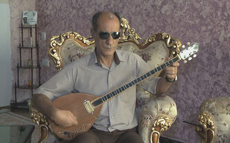 سەعید گاباری هاوکاری ژمارەیەک خێزانی رۆژئاوای کوردستان دەکات