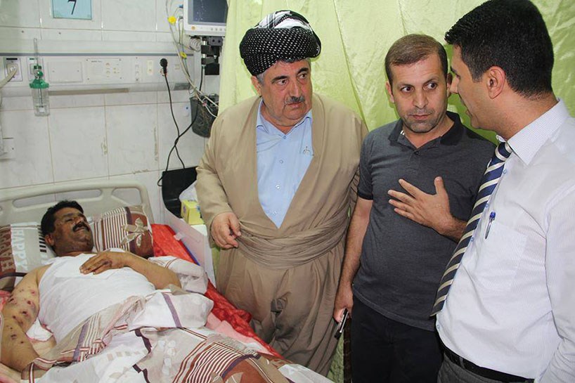 FOTO –Yaralı  komutandan peşmergelere moral ziyareti...