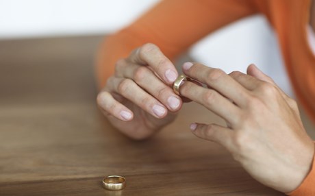 لە ئێران لەگەڵ هەر 100 هاوژینی 23 تەڵاق تۆماردەکرێت