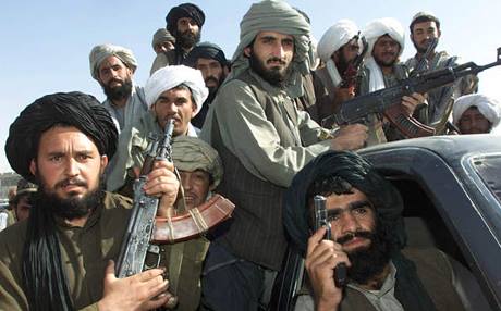 Talîbanan êrişê konvoya leşkerî kirin: 100 kuştî