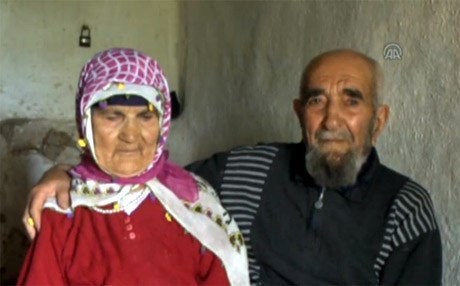 قصة حب استمرت 77 عاما تتكلل اخيرا بالزواج