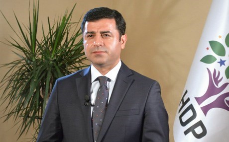 Demîrtaş: Erdogan nahêle şer rawest e