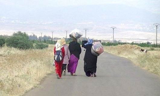 Jina Rojava ya qaçaxçî: YPGê gumrikê ji me distîne
