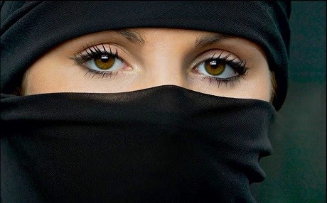 Üniversitede ‘peçe’ yasağı