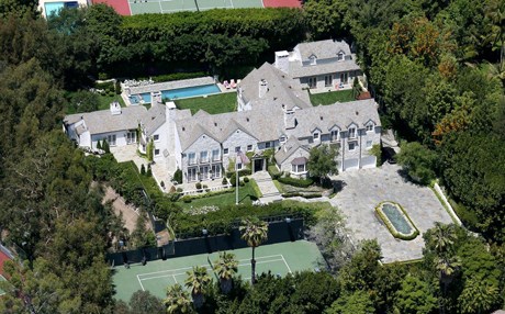 بەوێنە.. ماڵەکەی تۆم کروز لە هۆلیوود بۆ فرۆشتن