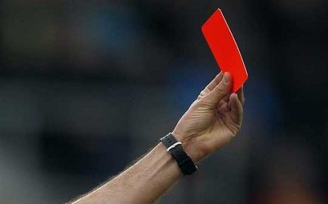 Platini’ye kırmızı kart