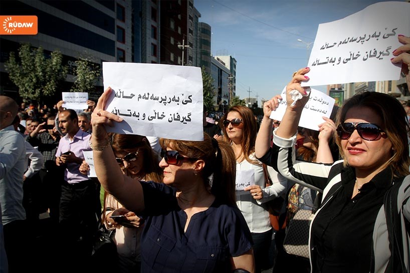 Mamosta li Silêmaniyê meşiyan