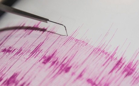 7,7'lik deprem: 60 ölü! (YENİLENDİ)