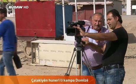 Çalakiyên hunerî li kampa penaberan