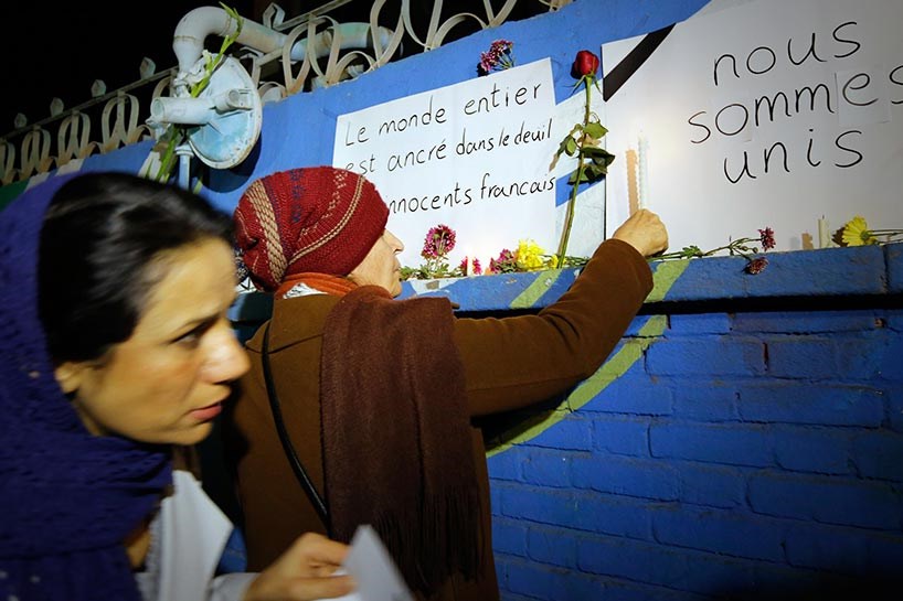 ئێرانییەکان بەهۆی هێرشەکانی پاریس خەمبارن