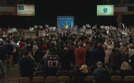 دۆناڵد ترامپ: کۆچبەران زۆر بە دەگمەن ئافرەتن