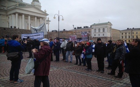 Irkçı gösteride bir Kürt
