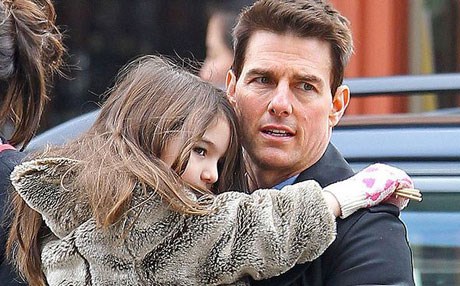 تۆم کروز دوو ساڵە کچەکەی نەبینیوە