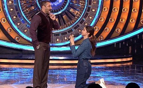 دێپیکا پادوکۆن لەبەردەم سەلمان خان كڕنووش دەبات