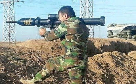 Domîz- DAIŞ bi otomobîlên bombekirî êrişî Pêşmerge kir