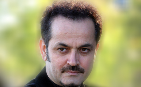 خالید رەشید وەڵامی رەخنەگرانی دەداتەوە