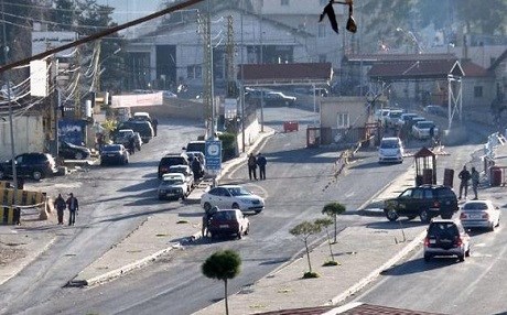 Birîndar û çekdarên dijbereyê bo Libnan û Tirkiyê tên veguhastin
