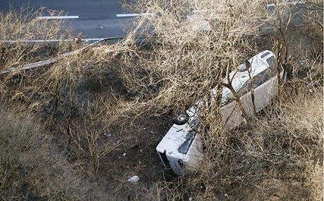 Tur otobüsü uçuruma yuvarlandı!