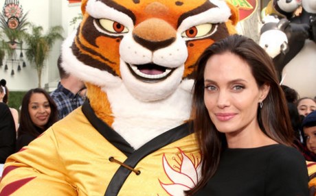 بەڤیدیۆ.. ئەنجێلینا جولی لە فیلمێکی ئەنیمەیشندا