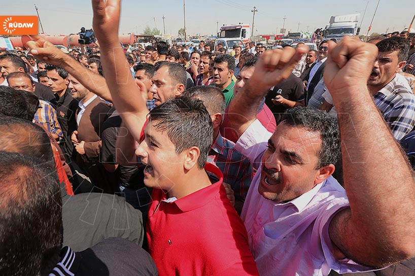 Riya Hewlêr-mexmour .. xwepêşandê xwedanên benzînxane